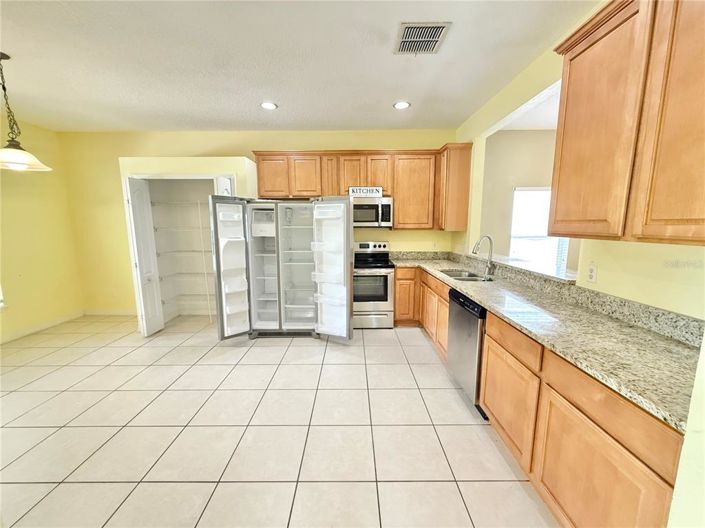 Image No.5-3 Bed Property for sale