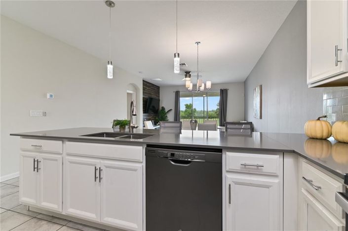 Image No.14-3 Bed Townhouse for sale