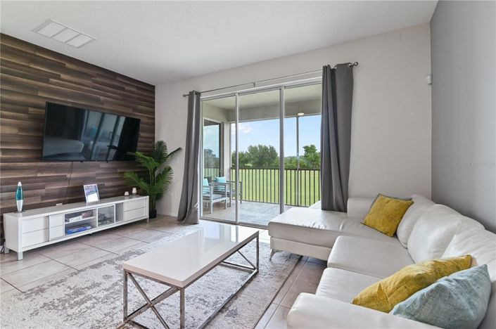 Image No.22-3 Bed Townhouse for sale