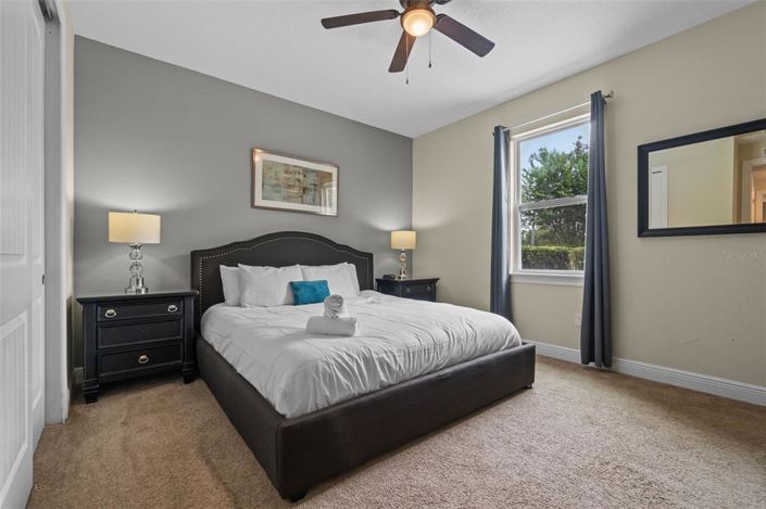 Image No.12-8 Bed Property for sale