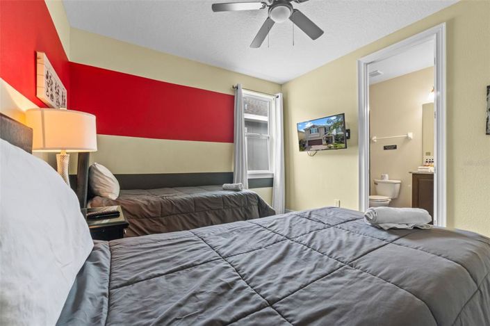 Image No.16-8 Bed Property for sale