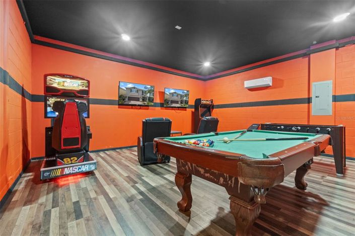 Image No.29-8 Bed Property for sale