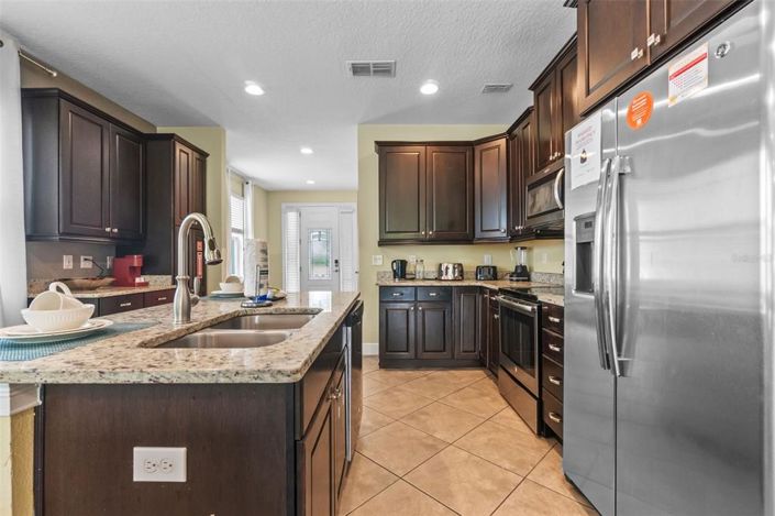 Image No.5-8 Bed Property for sale