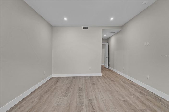 Image No.12-4 Bed Property for sale