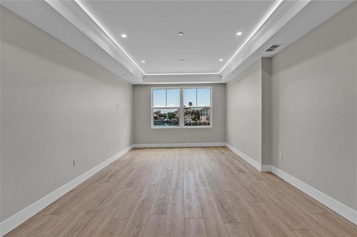 Image No.15-4 Bed Property for sale