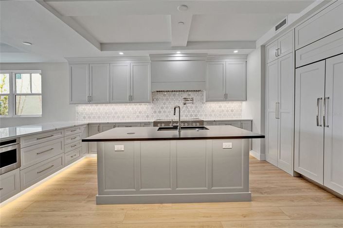 Image No.18-4 Bed Property for sale