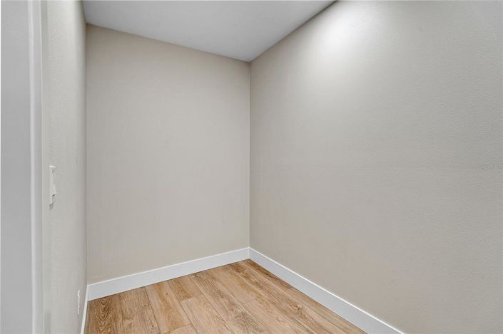 Image No.27-4 Bed Property for sale