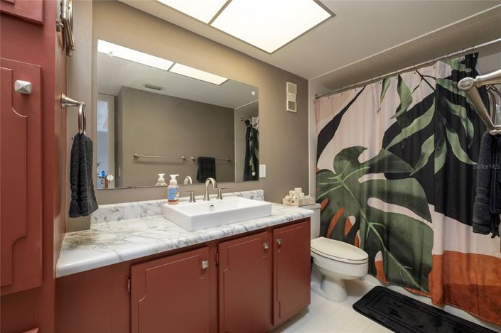 Image No.26-2 Bed Property for sale