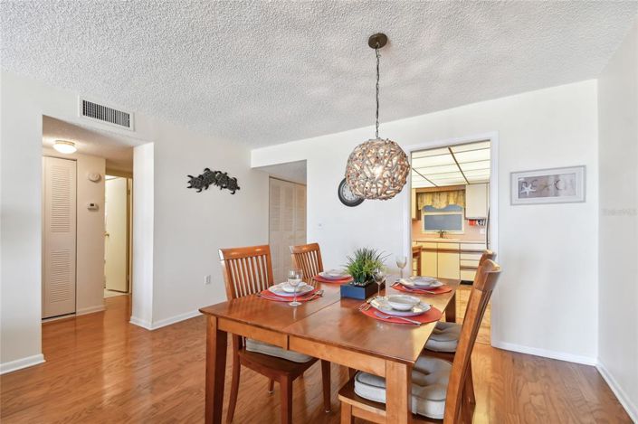 Image No.10-2 Bed Property for sale