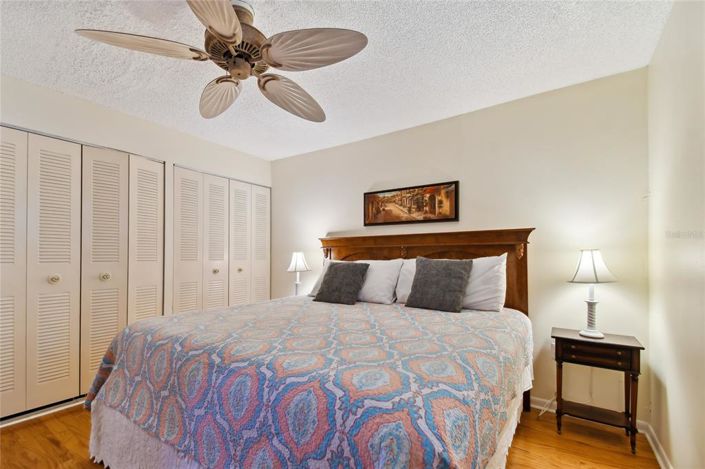 Image No.25-2 Bed Property for sale