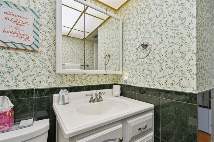 Image No.30-2 Bed Property for sale