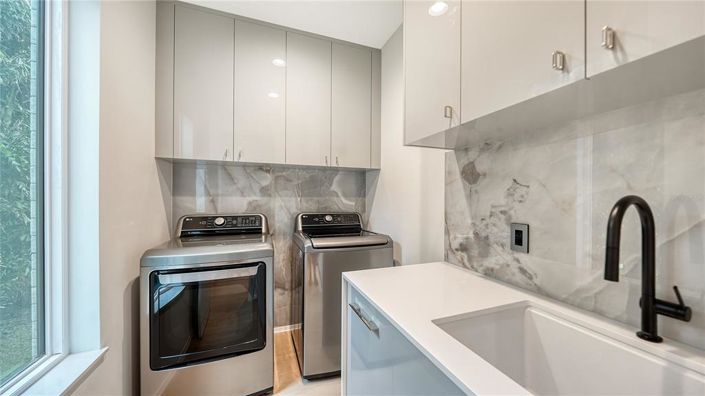 Image No.17-5 Bed Property for sale