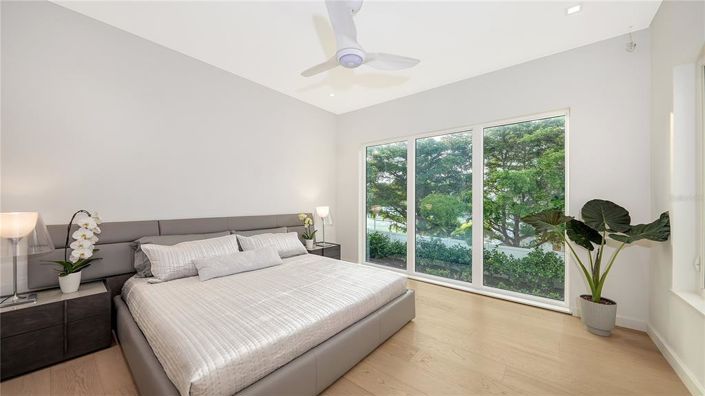 Image No.18-5 Bed Property for sale