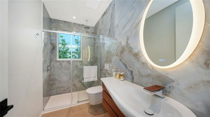 Image No.24-5 Bed Property for sale