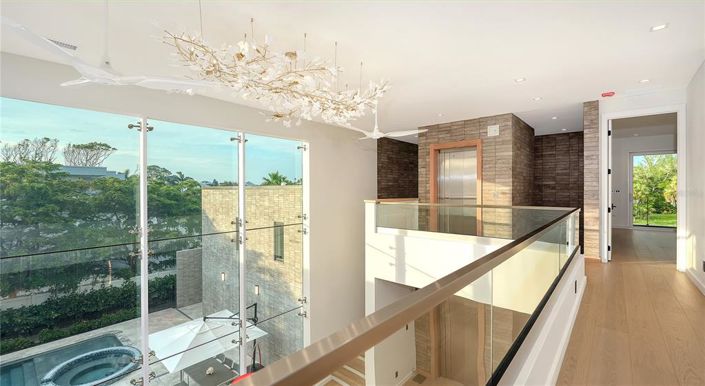 Image No.25-5 Bed Property for sale