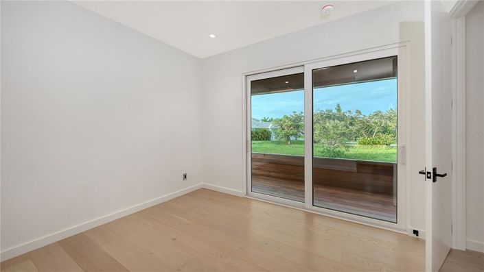 Image No.32-5 Bed Property for sale