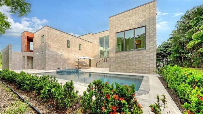 Image No.43-5 Bed Property for sale