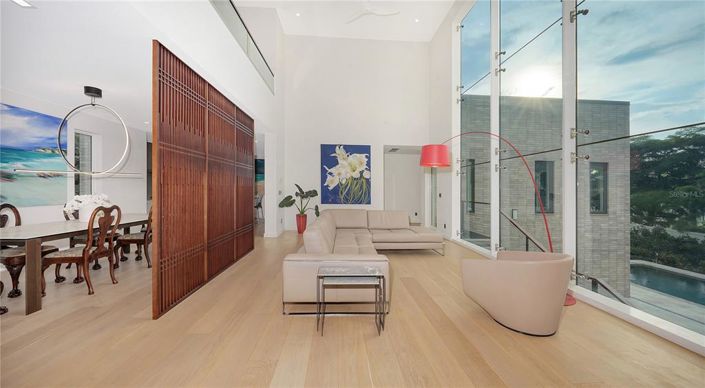 Image No.7-5 Bed Property for sale