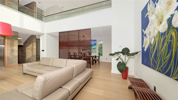 Image No.9-5 Bed Property for sale