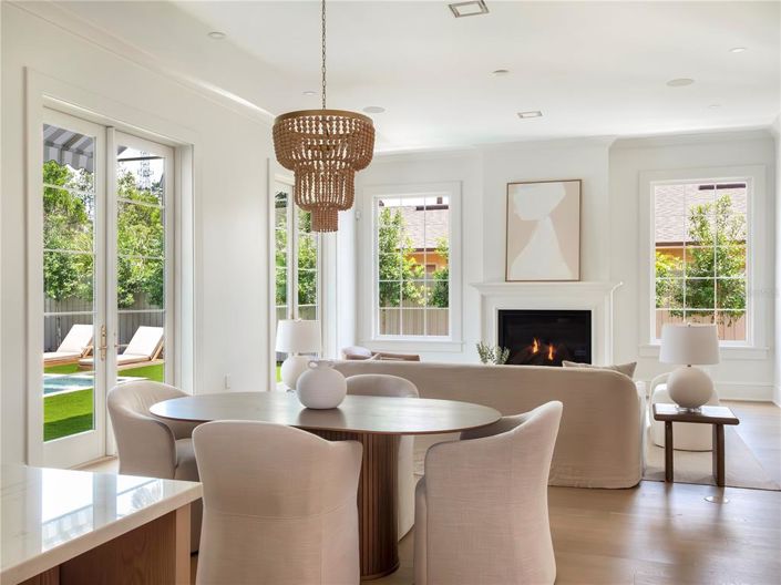 Image No.10-4 Bed Property for sale