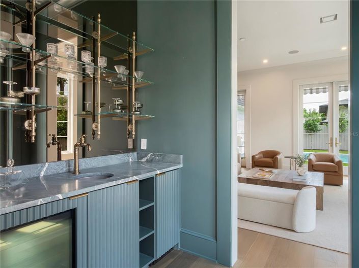 Image No.23-4 Bed Property for sale