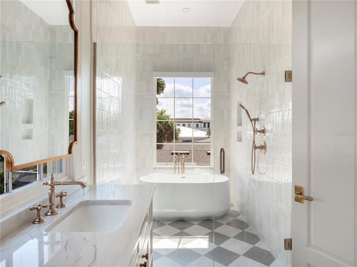 Image No.29-4 Bed Property for sale