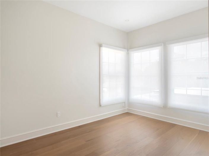 Image No.40-4 Bed Property for sale