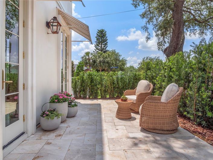 Image No.46-4 Bed Property for sale