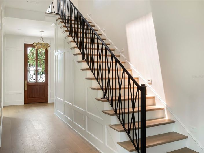 Image No.6-4 Bed Property for sale