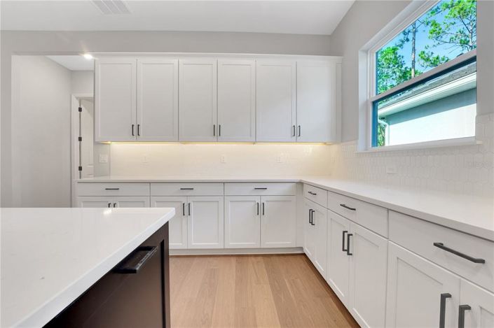 Image No.23-4 Bed Property for sale