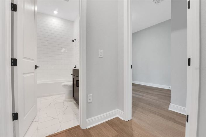 Image No.32-4 Bed Property for sale