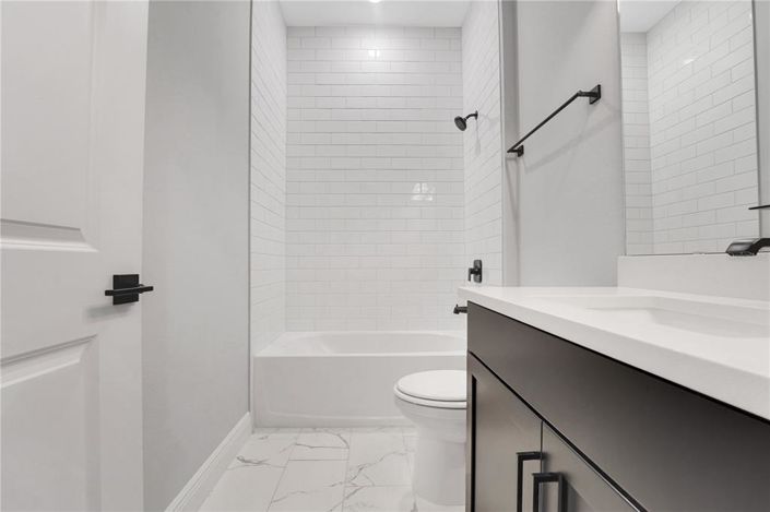 Image No.36-4 Bed Property for sale