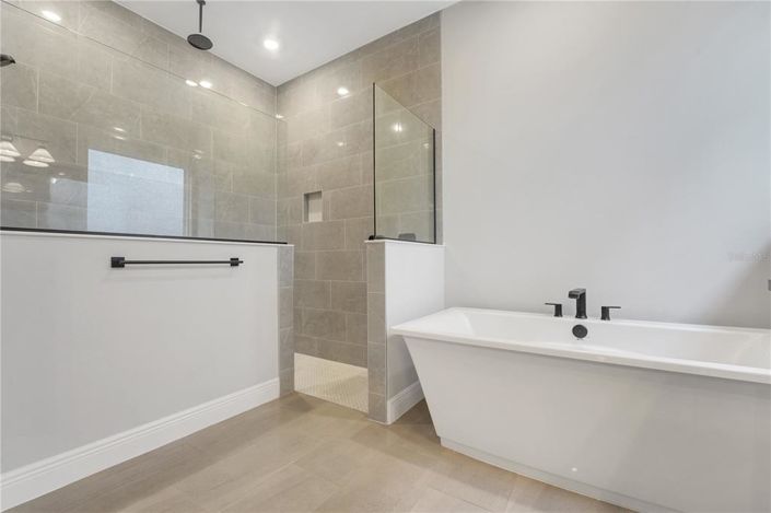 Image No.45-4 Bed Property for sale