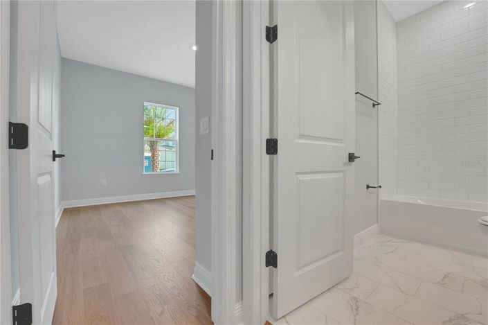 Image No.6-4 Bed Property for sale