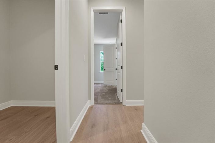 Image No.12-6 Bed Property for sale