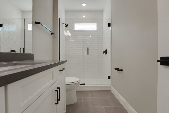 Image No.30-6 Bed Property for sale