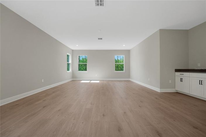 Image No.36-6 Bed Property for sale