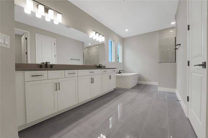 Image No.57-6 Bed Property for sale