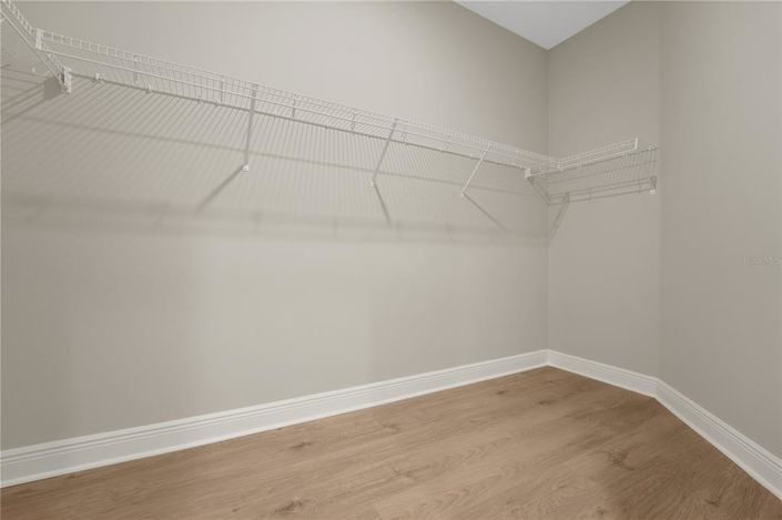 Image No.61-6 Bed Property for sale