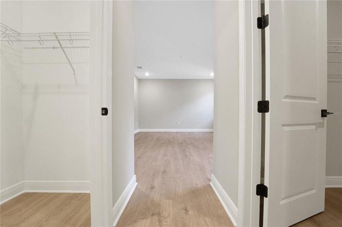 Image No.62-6 Bed Property for sale