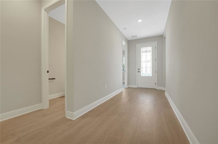 Image No.68-6 Bed Property for sale