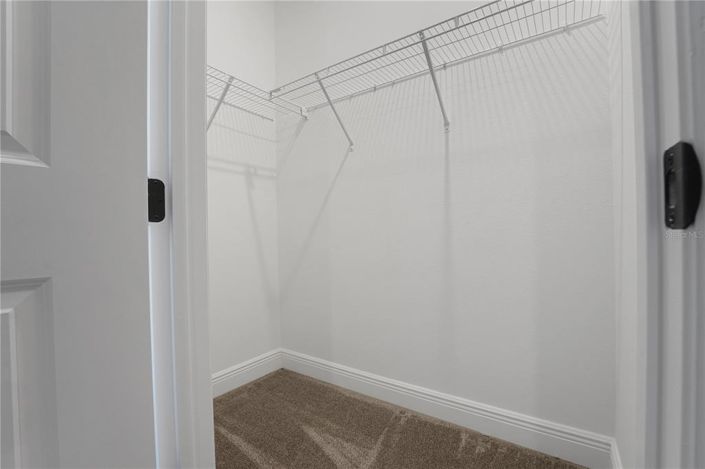 Image No.8-6 Bed Property for sale