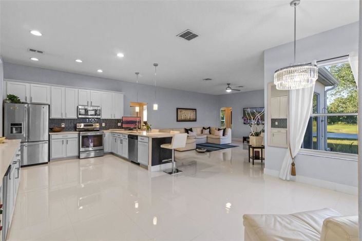 Image No.10-4 Bed Property for sale