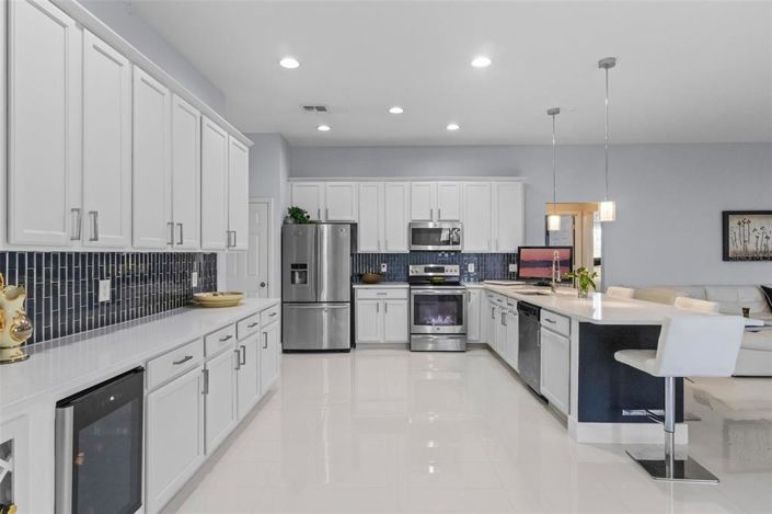 Image No.12-4 Bed Property for sale