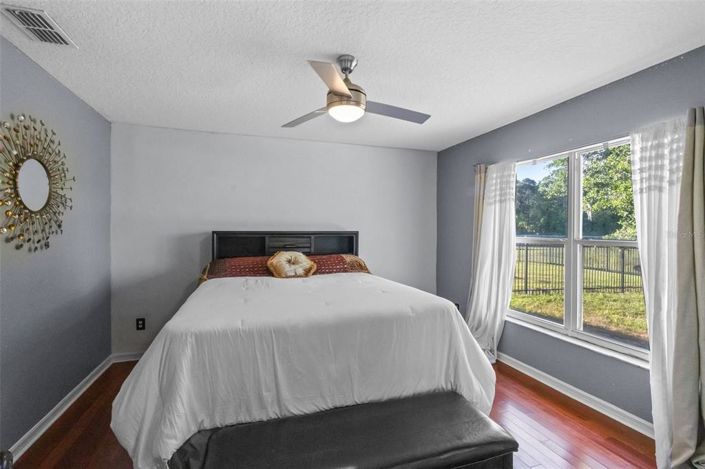 Image No.25-4 Bed Property for sale