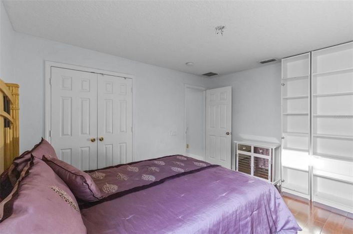 Image No.30-4 Bed Property for sale