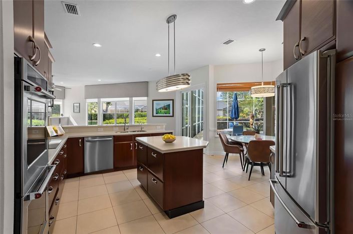 Image No.12-4 Bed Property for sale