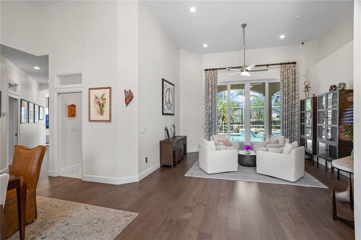 Image No.7-4 Bed Property for sale