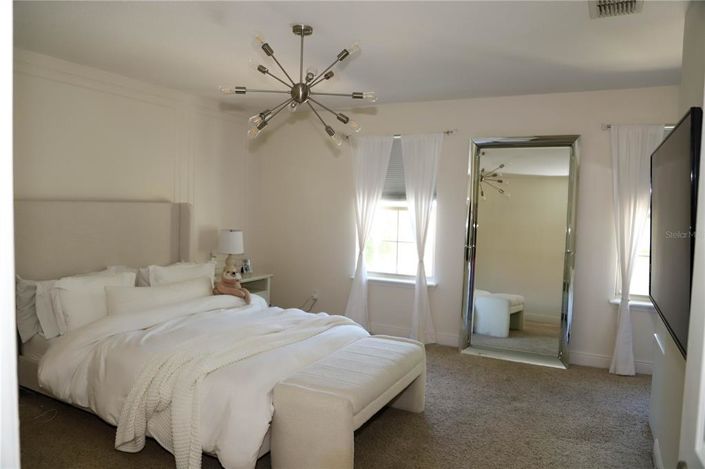 Image No.16-5 Bed Property for sale