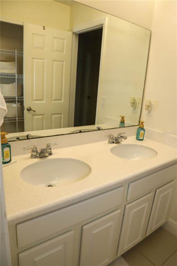 Image No.18-5 Bed Property for sale